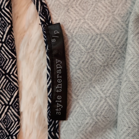 Style therapy cap sleeve tunic style top - Picture 4 of 6